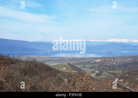 Vue panoramique du Petit lac Prespa, Grèce Banque D'Images