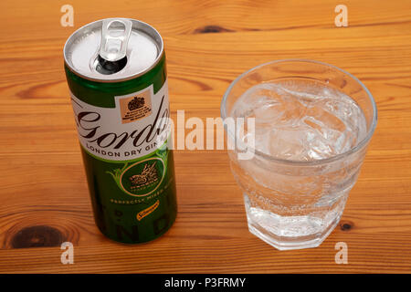 Gordons dry gin-tonic Banque D'Images