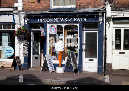 Un marchand de boutique, Upton-upon-Severn, Worcestershire, Angleterre, RU Banque D'Images