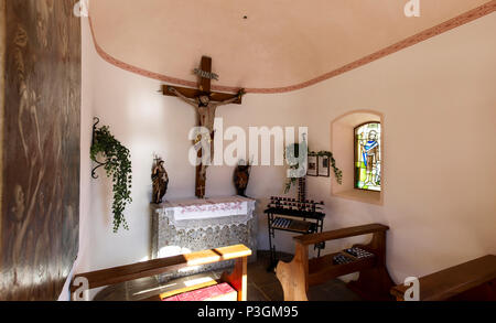Zoeblen, Autriche - 21 janvier 2017 : intérieur de la chapelle de montagne Banque D'Images