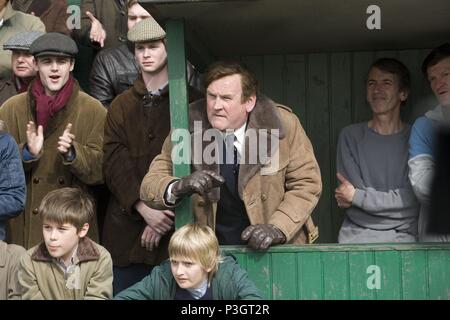 Titre original : THE DAMNED UNITED. Titre en anglais : THE DAMNED UNITED. Directeur de film : TOM HOOPER. Année : 2009. Stars : COLM MEANEY. Credit : BBC Films, LAURIE SPARHAM / Album / Banque D'Images