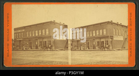 352 Vue d'un bloc d'affaires avec un pharmacien et une quincaillerie, de Robert N. Dennis collection de vues stéréoscopiques Banque D'Images