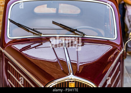 FAENZA (RA), l'Italie - le 9 juin 2018 : une voiture montre dans Autogirovagando historique rallye de voitures Banque D'Images