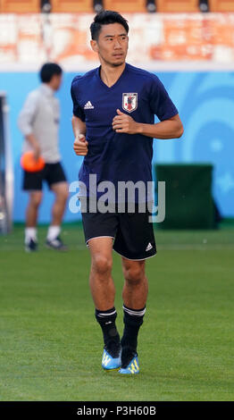 Saransk, Russie. 18 Juin, 2018. Shinji Kagawa du Japon participe à une session de formation au cours de la Coupe du Monde FIFA 2018 à Saransk, Russie, le 18 juin 2018. Credit : Lui Siu Wai/Xinhua/Alamy Live News Banque D'Images