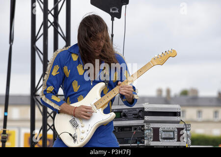 Chantilly, France. 17 Juin, 2018. Naïve New Beaters la bande effectue au cours de la 169e Prix de Diane course de chevaux le 17 juin 2018 à Chantilly, France. Credit : Bernard Menigault/Alamy Live News Banque D'Images