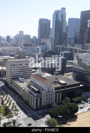 Los Angeles, Californie, USA. 18 Juin, 2018. Le Los Angeles Times building est vu le 18 juin 2018 dans le centre-ville de Los Angeles. Le Los Angeles Times, le lundi a officiellement renvoyé à l'appropriation locale comme le Dr Patrick milliardaire Soon-Shiong a terminé son coût de 500 millions de dollars, l'achat de la publication, ainsi que le San Diego-Union Tribune et d'autres petits journaux. Ringo : crédit Chiu/ZUMA/Alamy Fil Live News Banque D'Images