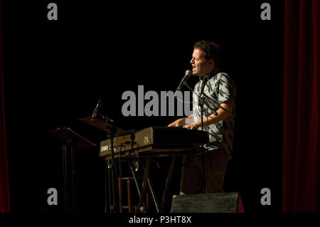 Comédien et auteur Adam Kay vivre au Stoke Newington 2018 Festival littéraire à Hackney, East London Banque D'Images