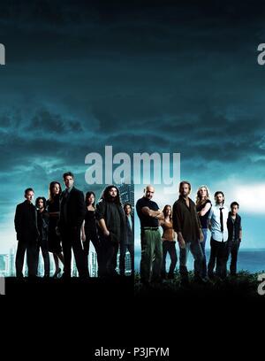 Titre original : ANN. Titre en anglais : ANN. Année : 2004. Stars : Terry O'Quinn, Josh Holloway, Evangeline Lilly, Matthew Fox, NAVEEN ANDREWS ; Jeremy Davies ; JORGE GARCIA ; YUNJIN KIM ; KEN LEUNG ; ELIZABETH MITCHELL ; Rebecca Mader, Michael EMERSON, Henry Ian Cusick. Credit : ABC / Album Banque D'Images