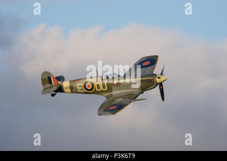 Supermarine Spitfire Mk.Vc Shuttleworth Airshow Soirée Juin 2018 Banque D'Images