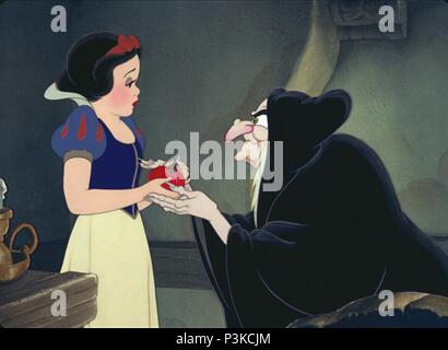 Titre original : Blanche Neige et les sept nains. Titre en anglais : Blanche Neige et les sept nains. Directeur de film : WALT DISNEY. Année : 1937. Credit : WALT DISNEY PRODUCTIONS / Album Banque D'Images