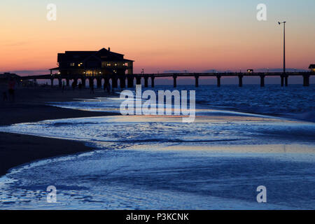 Soirée à Jennette's Pier Outer Banks Nags Head North Carolina Beach Banque D'Images