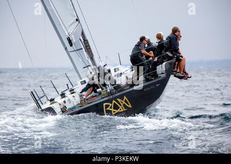 Yacht Race régate au cours de l'incliné, Marseille, bouche du Rhone, France Banque D'Images