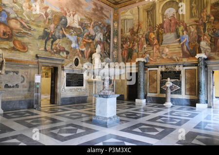 Tommaso Laureti fresques ornent les murs dans la salle des capitaines. Les musées du Capitole, la Piazza del Campidoglio, colline du Capitole, Rome, Italie. Banque D'Images