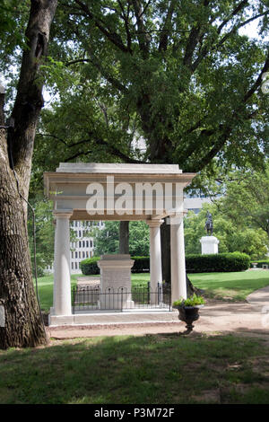 Tombes du Président James Polk K. et sa femme, Sarah Polk, au motif de la Tennessee State Capitol à Nashville. Banque D'Images