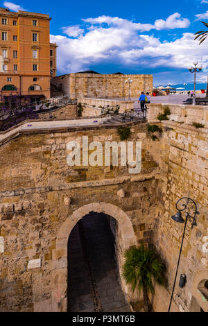 Italie Sardaigne Cagliari Castello ( casteddu ) District - Porte de deux Lions ( Porta dei Due Leoni ) Banque D'Images