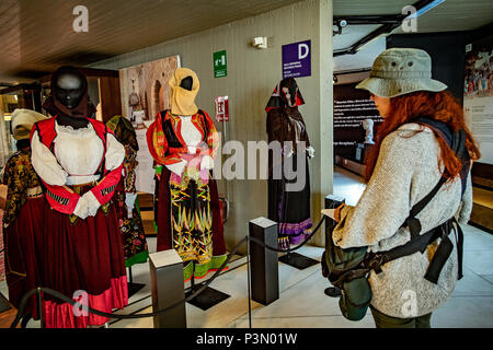 Italie Sardaigne Cagliari musée archéologique national costumes sardes Banque D'Images