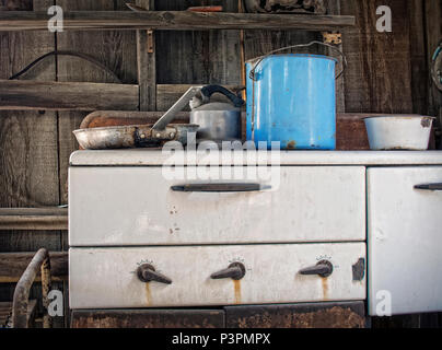 Cuisine abandonnés dans un Western Cabin Banque D'Images