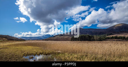 Magnifique Loch Cill Chriosd sur l'île de Skye près de Elgol dans les Highlands d'Ecosse Banque D'Images