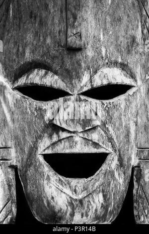 Image d'un effrayant masque en bois comme voodoo d'Afrique Banque D'Images