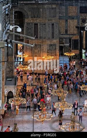 ISTANBUL, TURQUIE - le 26 mai : vue intérieure du musée Sainte-Sophie à Istanbul Turquie le 26 mai 2018. Des personnes non identifiées Banque D'Images