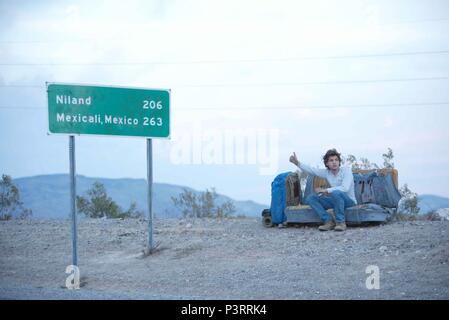 Titre original : DANS LA NATURE. Titre en anglais : DANS LA NATURE. Directeur de film : SEAN PENN. Année : 2007. Stars : Emile Hirsch. Credit : Paramount Vantage/RIVER ROAD FILMS/ART LINSON PRODUCTIONS/ / Album Banque D'Images