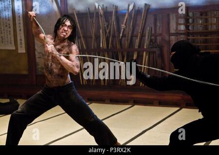 Titre original : NINJA ASSASSIN. Titre en anglais : NINJA ASSASSIN. Film Réalisateur : James MCTEIGUE. Année : 2009. Stars : PLUIE. Credit : Warner Bros Pictures / Album Banque D'Images