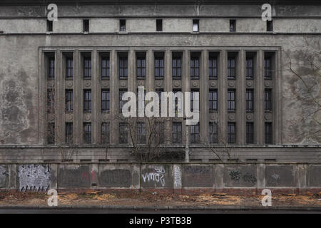 Berlin, Allemagne, le Club Berghain dans une ancienne usine de cogénération à Berlin-Friedrichshain Banque D'Images