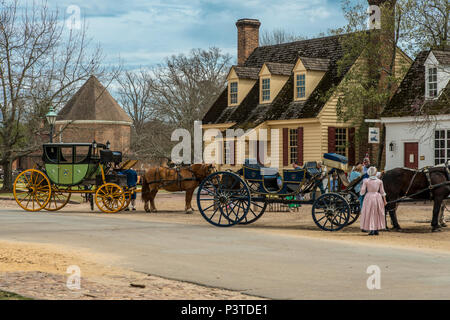 Tours en calèche colonie britannique dans la région de Williamsburg, Virginia, USA. Banque D'Images