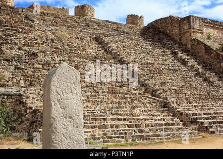 Stela 9 à Monte Alban, près de la ville d'Oaxaca, Oaxaca, Mexique Banque D'Images