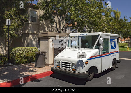 Irvine, Californie, USA. 10 mai, 2018. Crédit voiture Post : Alexey Bychkov/ZUMA/Alamy Fil Live News Banque D'Images