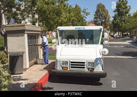 Irvine, Californie, USA. 10 mai, 2018. Crédit voiture Post : Alexey Bychkov/ZUMA/Alamy Fil Live News Banque D'Images