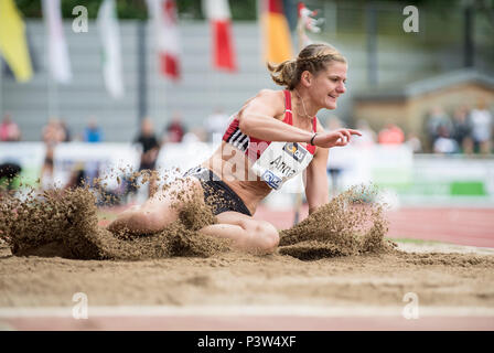 Ratingen, Allemagne. 17 Juin, 2018. Anna MAIWALD (GER/TSV Bayer 04 Leverkusen) Action, l'atterrissage. Women's long saut, sur l'Athlétisme 17.06.2018 Stadtwerke Düsseldorf tout autour de réunion, à partir de la 16.06. -17.06.2018 à Ratingen, Allemagne. Utilisation dans le monde entier | Credit : dpa/Alamy Live News Banque D'Images