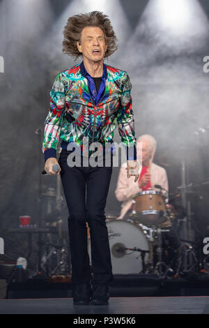 London, UK. 19 Juin, 2018. Les Rolling Stones effectuer. accompagné d'un Mick Jagger sur il y a pas de filtre' tour au stade de Twickenham, London,UK de Twickenham. Les membres du groupe sont de Mick Jagger, Keith Richards, Charlie Watts et Ronnie Wood.© Jason Richardson / Alamy Live News Banque D'Images