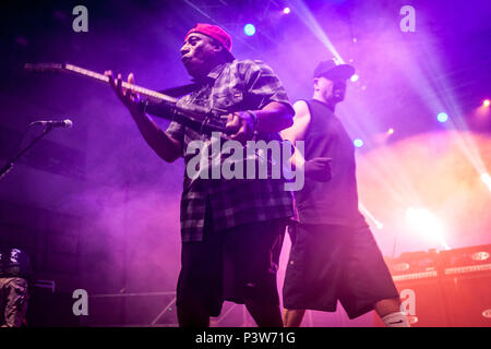 Zagreb, Croatie. 19 Jun, 2018. Body Count, le groupe de heavy metal américain, effectue un concert live à à Zagreb. Ici le chanteur et rappeur Ice-T est représenté sur scène. Credit : Deyan Baric/Alamy Live News Banque D'Images