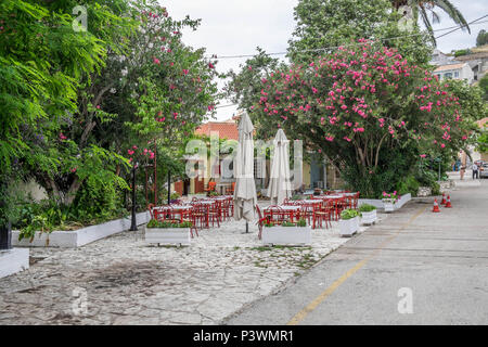 La place principale de Assos en Grèce KEFALONIA Banque D'Images