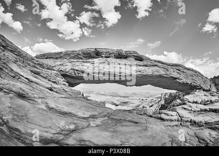 Mesa Arch dans le Canyonlands National Park, Utah, USA. Banque D'Images