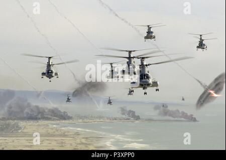 Titre original : BATTLE : LOS ANGELES. Titre en anglais : BATTLE : LOS ANGELES. Directeur : JONATHAN LIEBESMAN Film. Année : 2011. Credit : Columbia Pictures / Album Banque D'Images