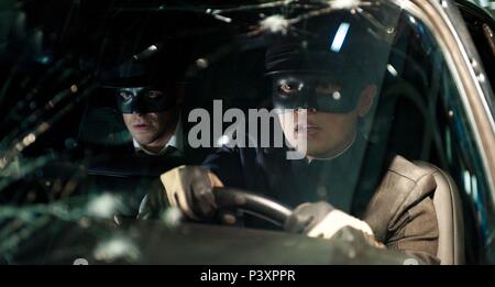 Titre original : The Green Hornet. Titre en anglais : THE GREEN HORNET. Directeur : Michel Gondry Film. Année : 2011. Stars : Seth Rogen, JAY CHOU. Credit : Columbia Pictures / Album Banque D'Images