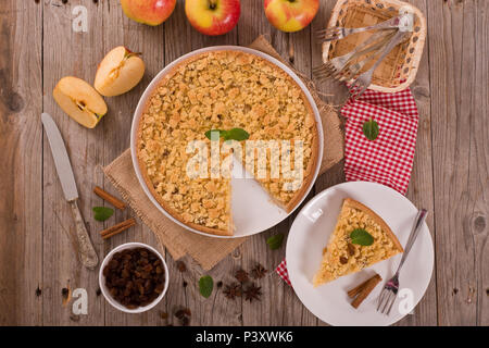 Apple Crumble gâteau. Banque D'Images