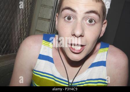 Titre original : SKINS. Titre en anglais : SKINS. Année : 2011. Entreprise : Crédit photos / Album Banque D'Images