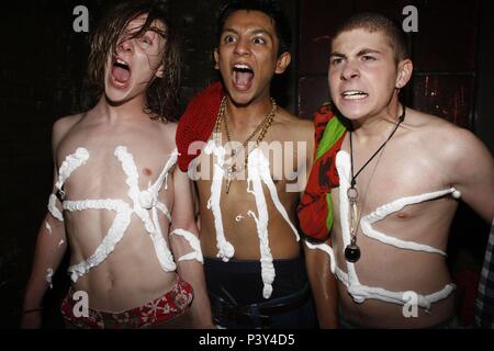 Titre original : SKINS. Titre en anglais : SKINS. Année : 2011. Entreprise : Crédit photos / Album Banque D'Images