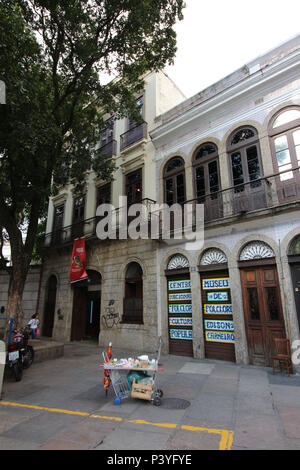 Vista do Centro Nacional de Folclore e Cultura Popular - Museu de Folclore Edson Carneiro, na Rua do Catete, 179 Bairro da Glória, zona sul da Cidade do Rio de Janeiro. Banque D'Images