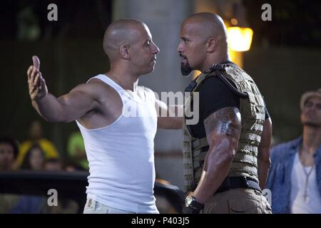 Titre original : FAST FIVE. Titre en anglais : FAST FIVE. Film Réalisateur : JUSTIN LIN. Année : 2011. Stars : LA ROCHE ; VIN DIESEL. Credit : ORIGINAL FILM / Album Banque D'Images