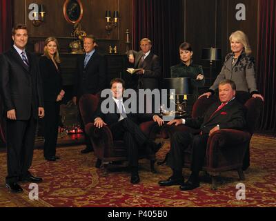 Titre original : BOSTON LEGAL. Titre en anglais : BOSTON LEGAL. Année : 2004. Stars : William SHATNER ; JULIE BOWEN ; JAMES SPADER ; Candice Bergen ; René AUBERJONOIS. Crédit : 20E SIÈCLE DE FOX TV / Album Banque D'Images