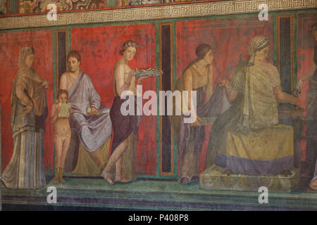 Mystères mystères dionysiaques (Bacchian) décrite dans la fresque romaine dans le Triclinium (salle à manger romain) dans la Villa des Mystères (Villa dei Misteri) dans le site archéologique de Pompéi (Pompei) près de Naples, Campanie, Italie. Rite d'initiation de la mystérieuse culte de Dionysos (Bacchus) est probablement représenté dans les peintures murales. Cette fresque montre une femme noble Roman (peut-être le lancer, la mère qui peut traverser aucune autre) approche d'une prêtresse ou infirmière assis sur un trône, par lequel se tient un petit garçon lisant un livre - sans doute la déclaration de l'ouverture. De l'autre côté de t Banque D'Images