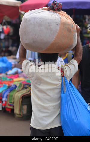 Sac indien sur la tête Banque D'Images