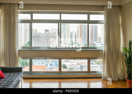 Vista da sala dum apartamento em São Paulo. Banque D'Images