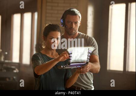 Film Original Title : REAL STEEL. Titre en anglais : REAL STEEL. Directeur de film : SHAWN LEVY. Année : 2011. Stars : Hugh Jackman, evangeline lilly. Credit : Dreamworks SKG / Album Banque D'Images