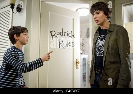 Titre original : GOOD CARMA KID : RODRICK RÈGLES. Titre en anglais : GOOD CARMA KID : RODRICK RÈGLES. Directeur du film : David BOWERS. Année : 2011. Stars : Devon BOSTICK, ZACHARY GORDON. Credit : FOX 2000 PICTURES / PERA, dîyah / Album Banque D'Images