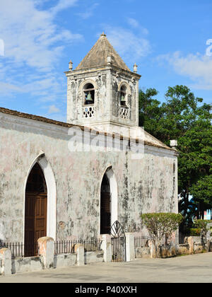 Façade de l'hôtel de l'Église catholique dans la ville de Las Tunas à Cuba Banque D'Images